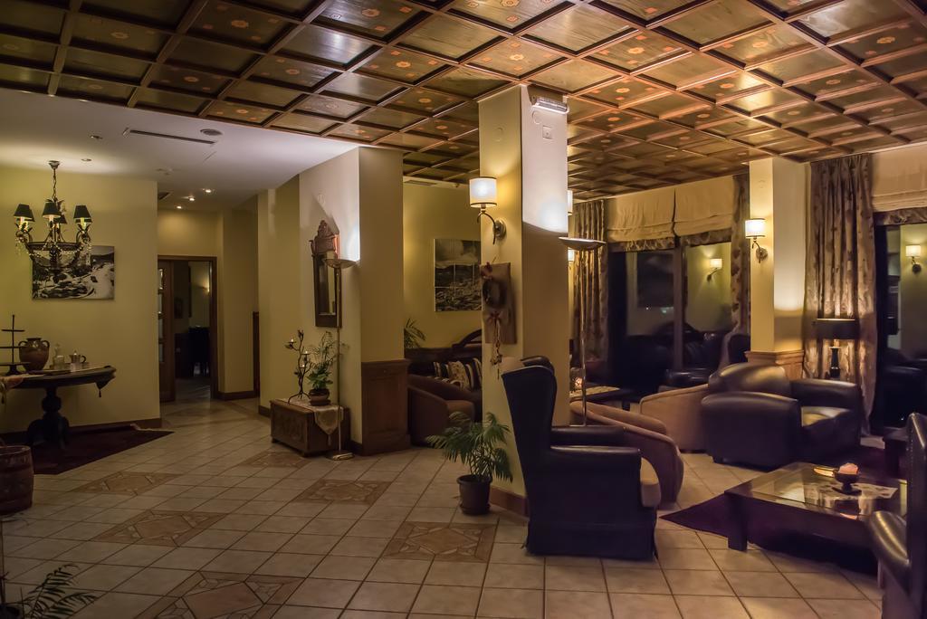 Anesis Hotel Karpenísion